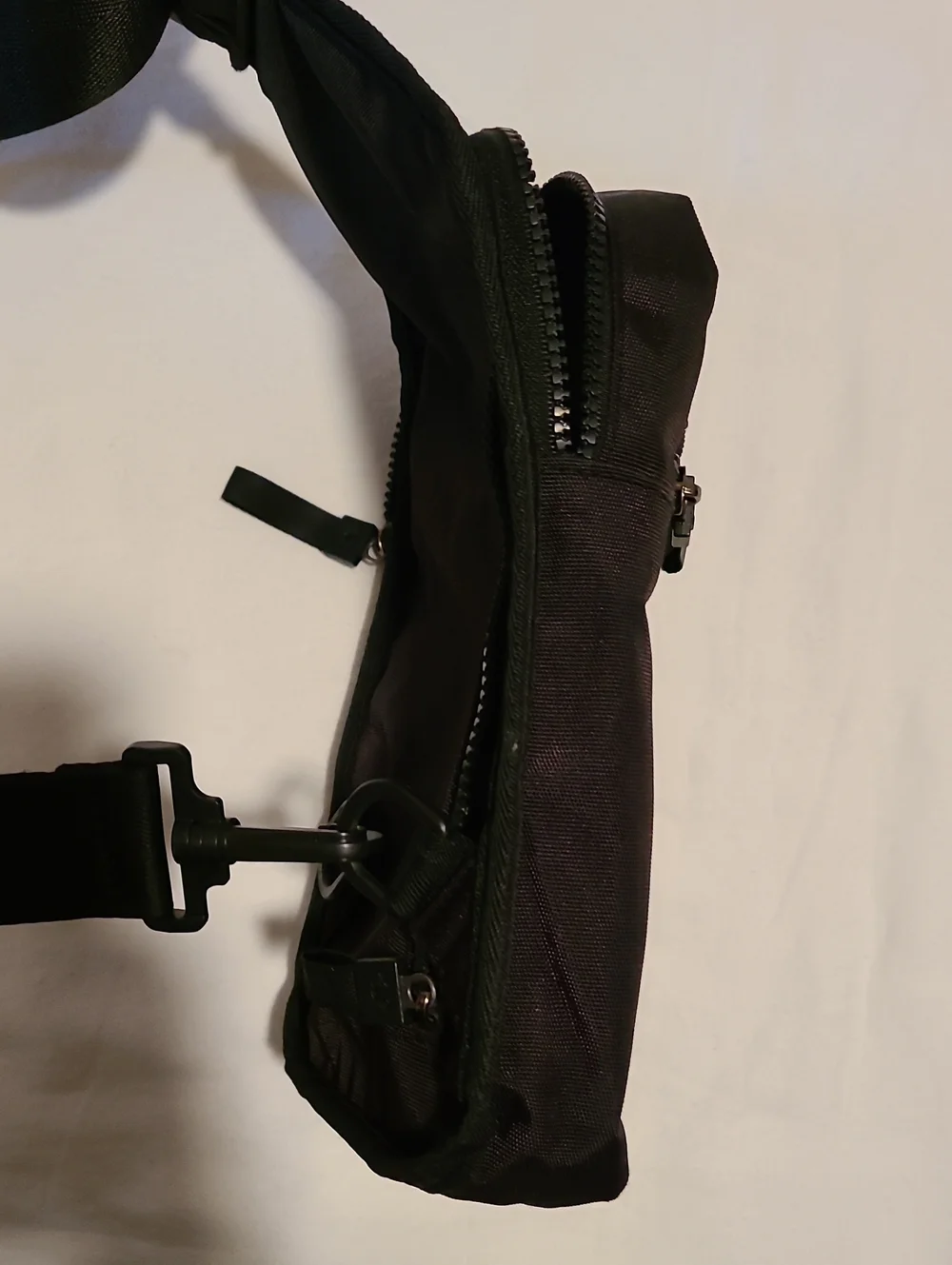 True Religion Sling Crossbody Shoulder Bag Adjustable Strap Belt Bag. Black